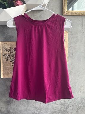 Athleta Sleeveless Tank Top in Magenta Pink